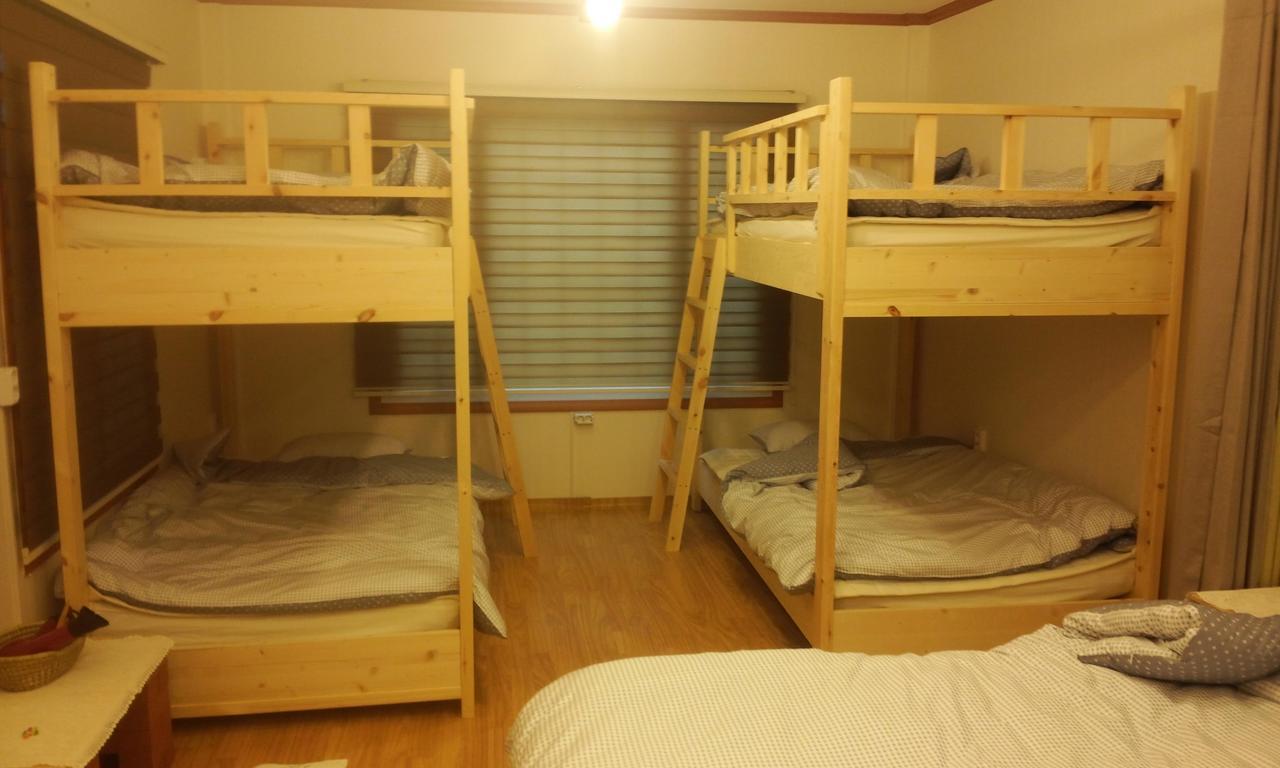 Geoje Ton Ton Guesthouse Eksteriør billede